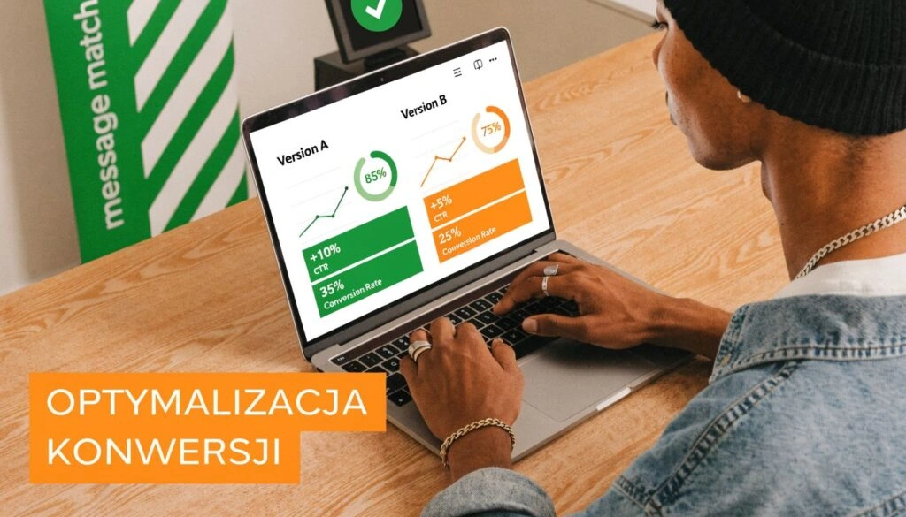 Młody mężczyzna pracujący na laptopie, analizujący wyniki testów A/B optymalizacji konwersji na stronie internetowej.